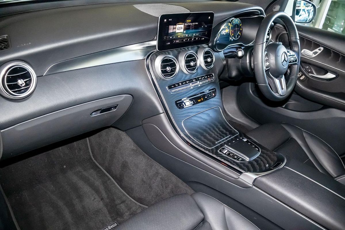 X253 802MY GLC200 WAG 5dr 9G 9 sp 2.0T