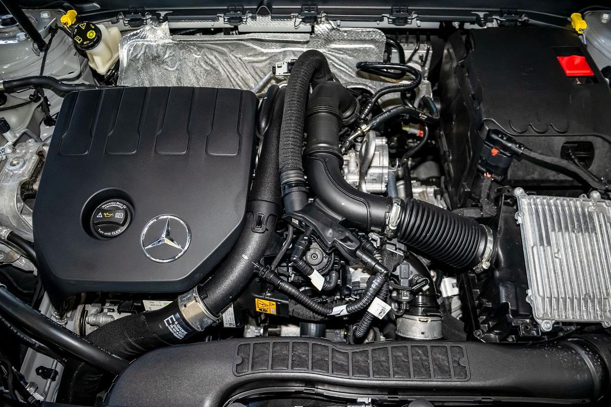 V177 806MY A200 Special Ed SED DUAL 7sp 1.3T
