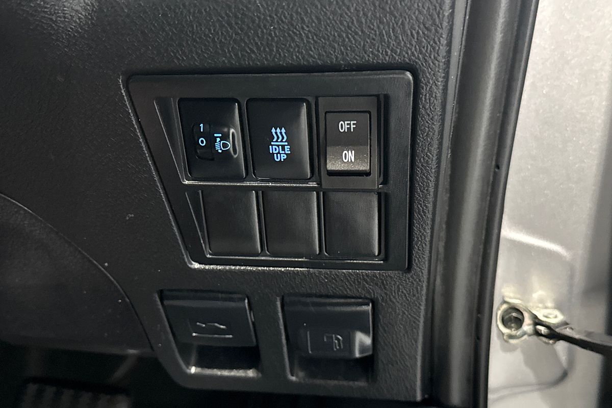 2018 Toyota Hilux SR (4x4) GUN126R MY17 4X4