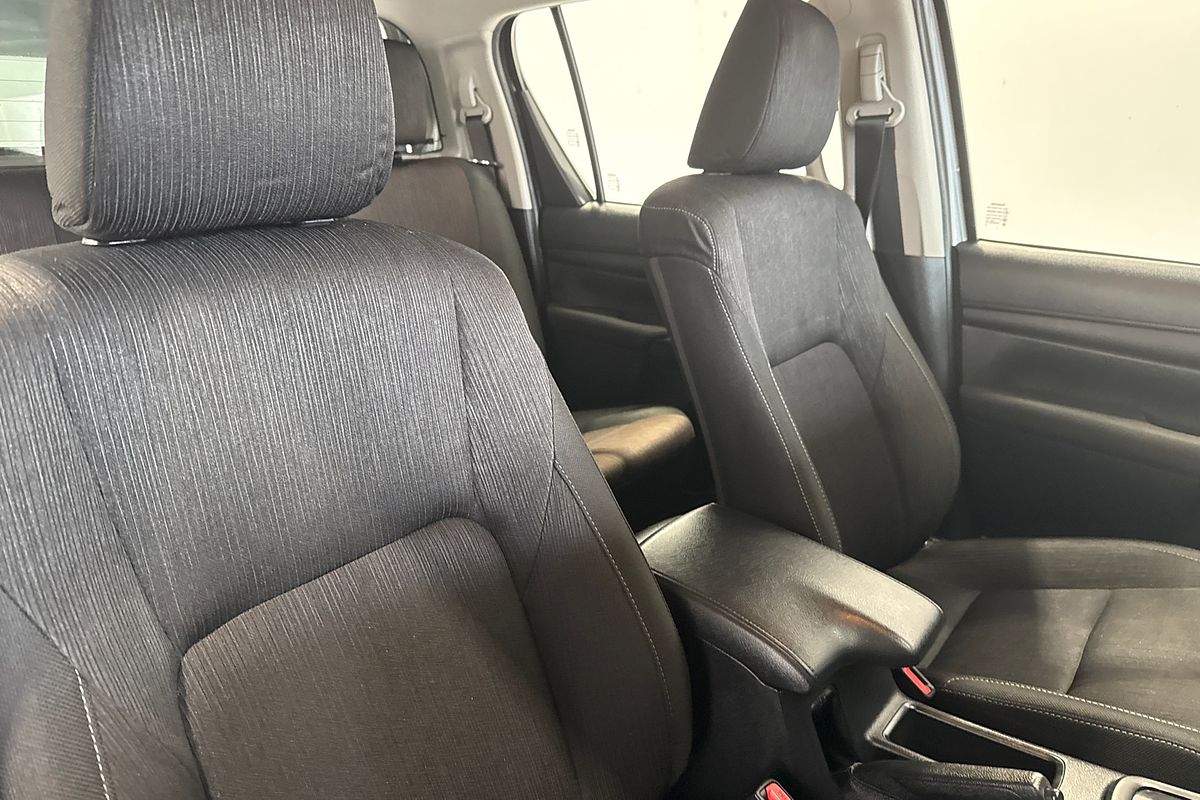 2018 Toyota Hilux SR (4x4) GUN126R MY17 4X4