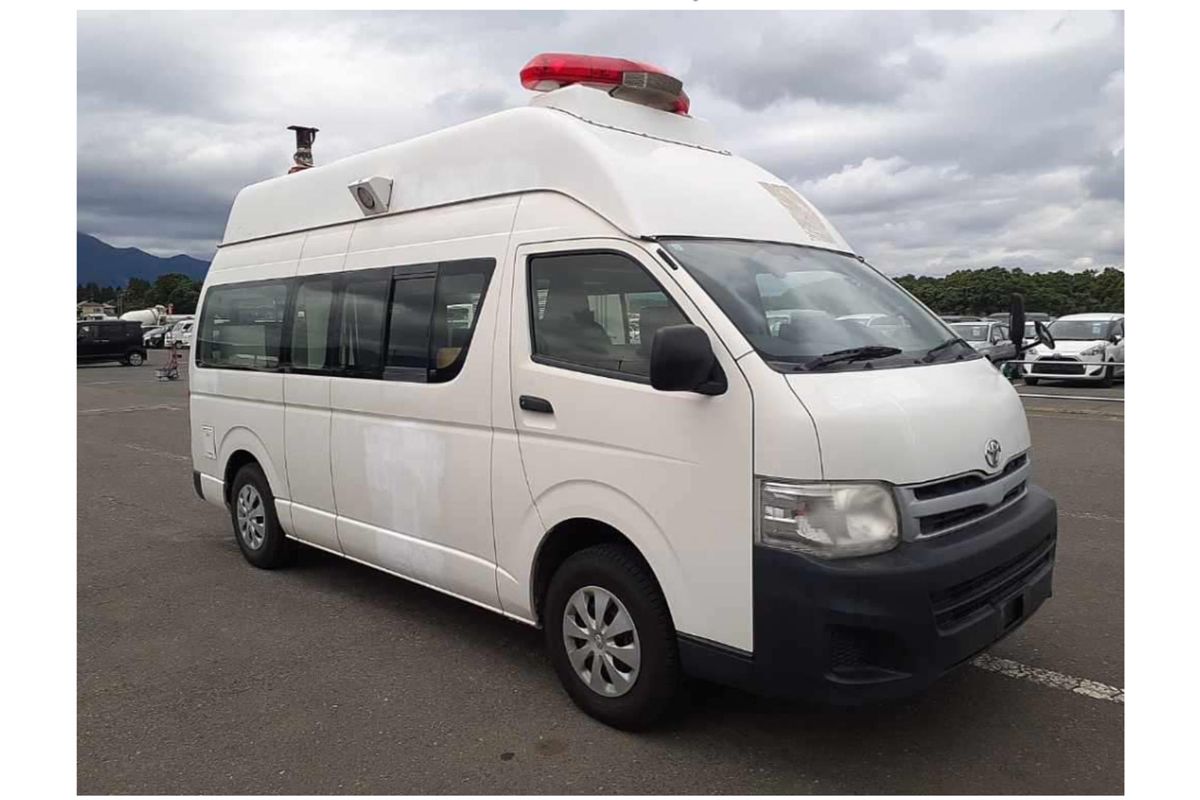 2013 Toyota Hiace SLWB 4WD