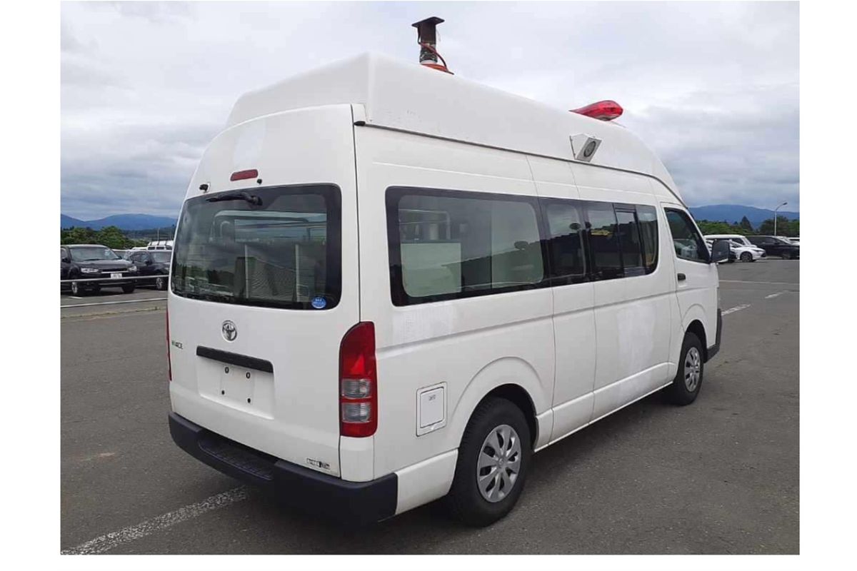 2013 Toyota Hiace SLWB 4WD