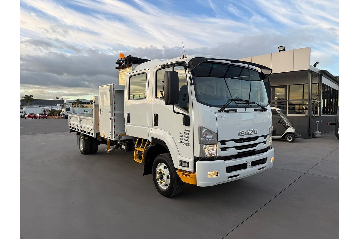 2017 Isuzu F Series FRR110-260