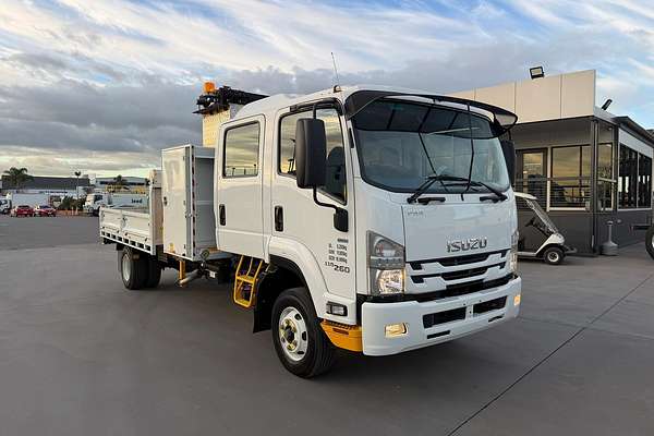 2017 Isuzu F Series FRR110-260