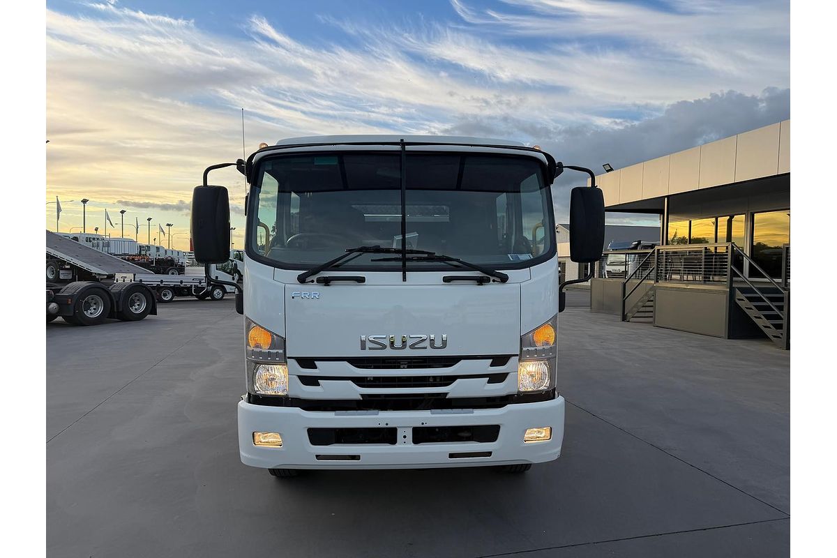 2017 Isuzu F Series FRR110-260