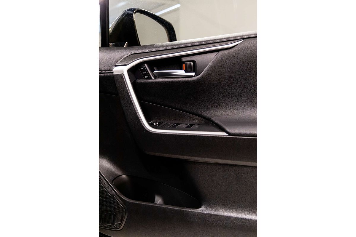 2020 Toyota RAV4 Cruiser AXAH52R