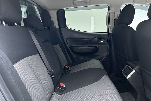 2020 Mitsubishi Triton GLX-R MR 4X4 thumb-11