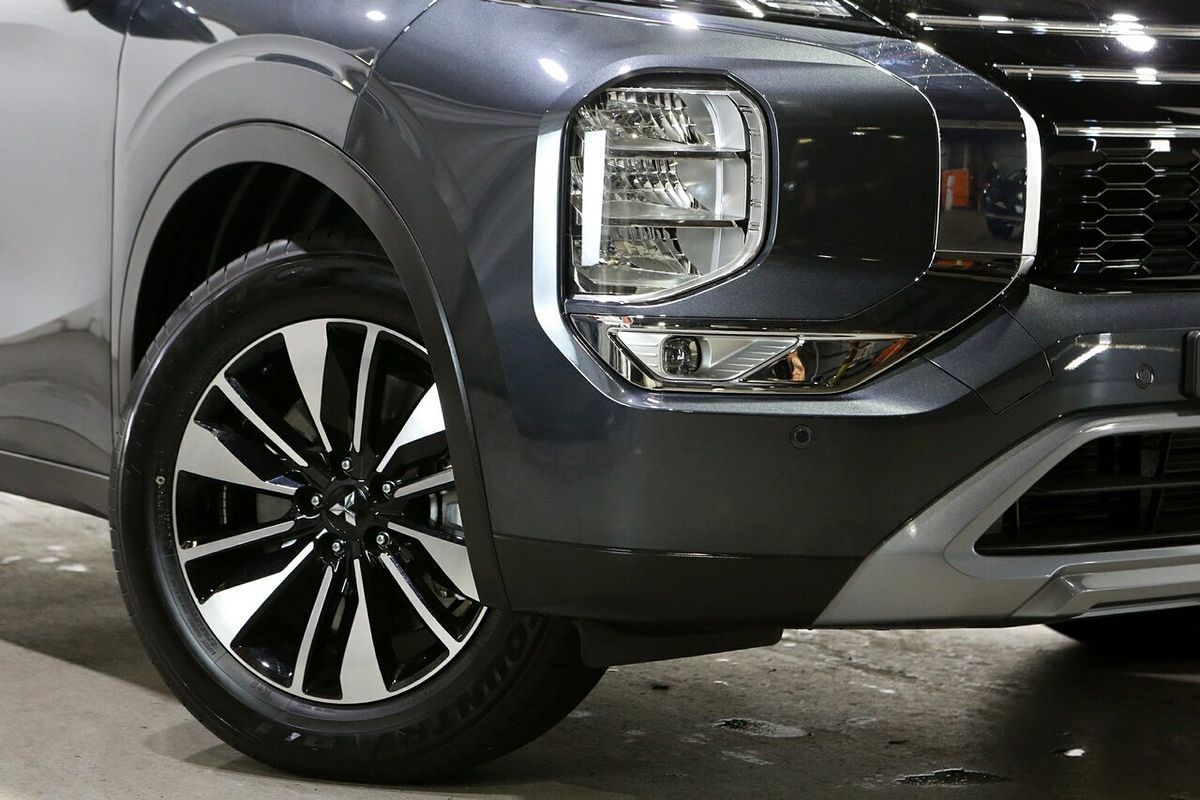 2025 Mitsubishi Outlander LS ZM