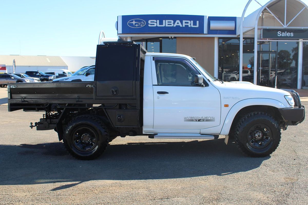 2006 Nissan Patrol ST GU II 4X4