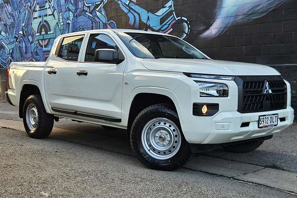 2025 Mitsubishi Triton GLX MV 4X4