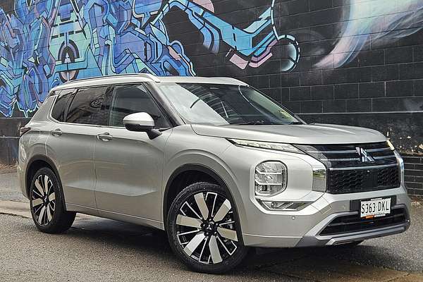 2025 Mitsubishi Outlander Exceed ZM