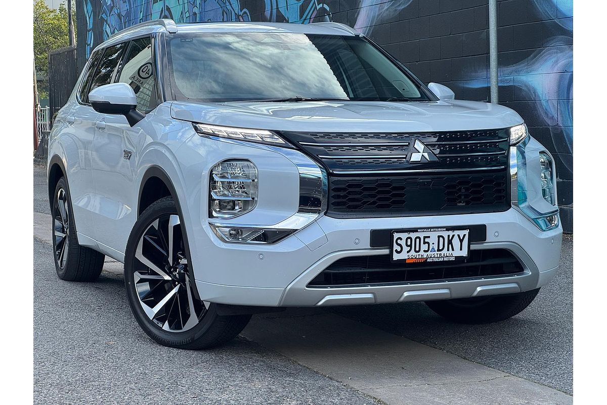 2025 Mitsubishi Outlander PHEV Exceed ZM