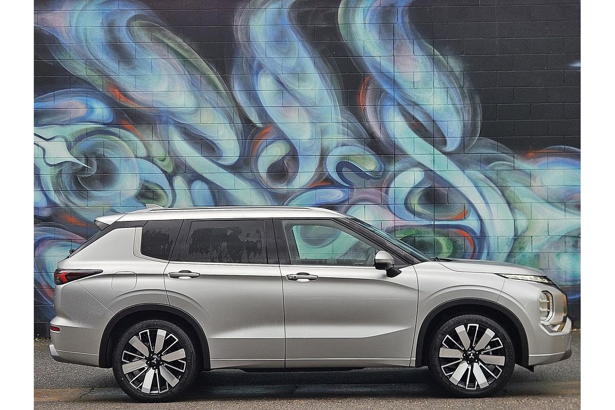 2025 Mitsubishi Outlander Exceed ZM