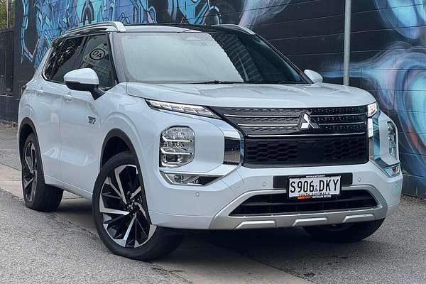 2025 Mitsubishi Outlander PHEV Exceed Tourer ZM