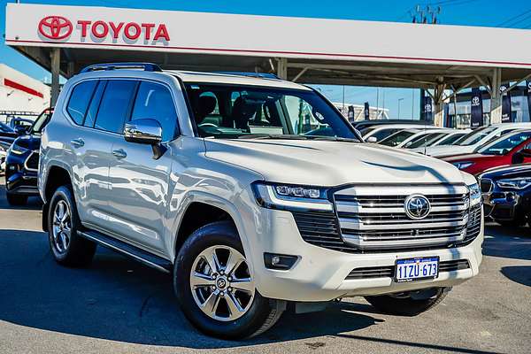 2024 Toyota Landcruiser Sahara FJA300R