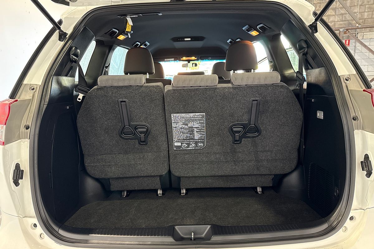 2017 Toyota Tarago GLi ACR50R MY16