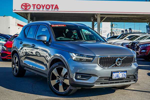 2018 Volvo XC40 T5 Momentum