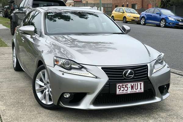 2016 Lexus IS IS200t Luxury ASE30R
