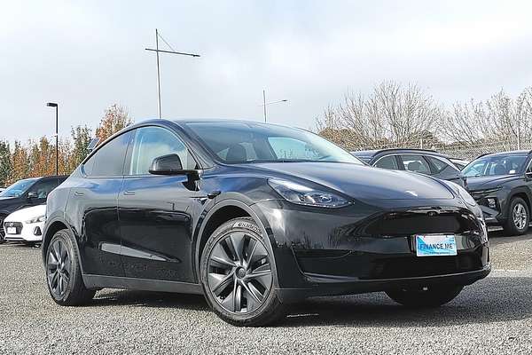 2024 Tesla Model Y Rear-Wheel Drive