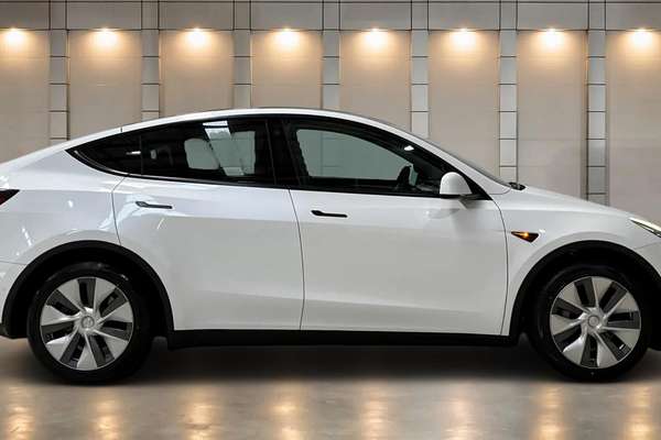 2022 Tesla Model Y Rear-Wheel Drive
