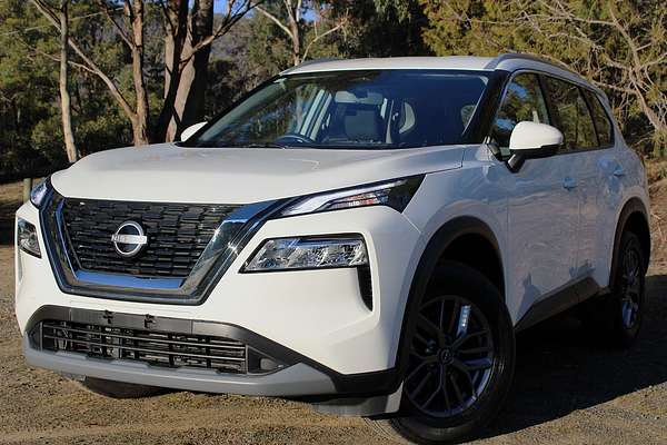 2025 Nissan X-TRAIL ST T33