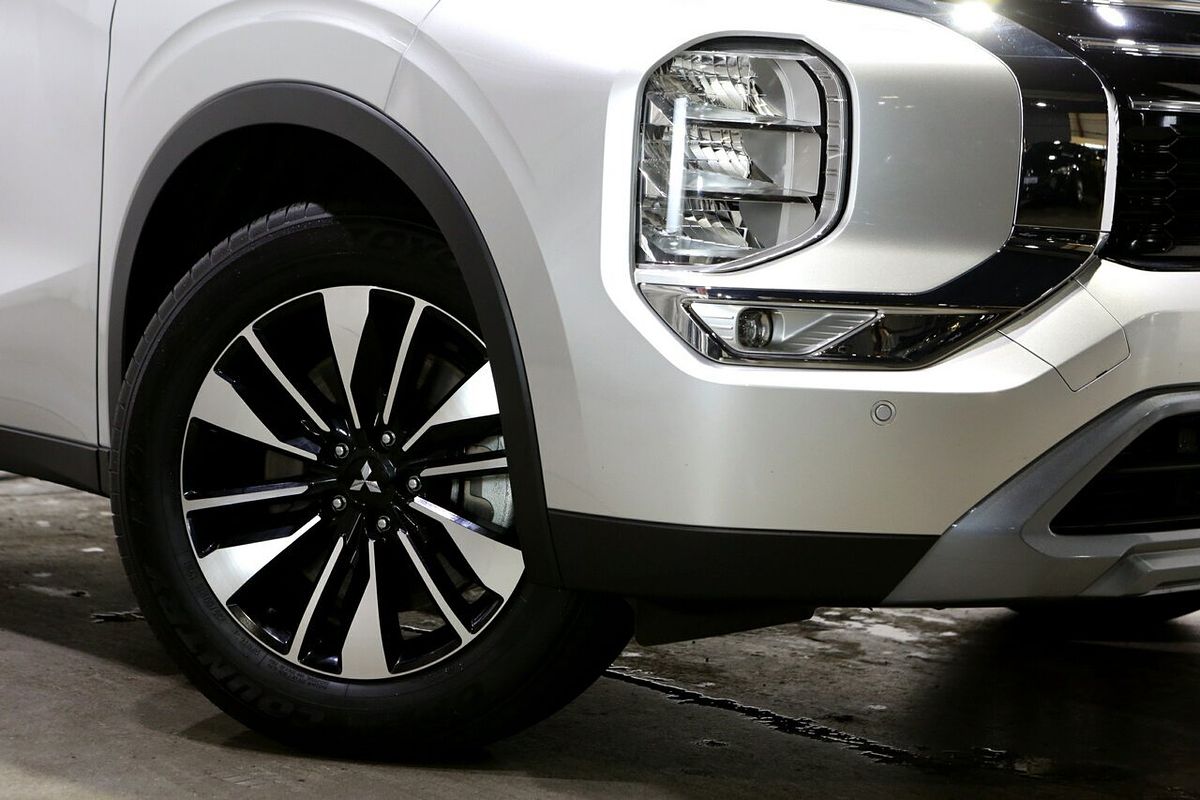 2025 Mitsubishi Outlander LS ZM