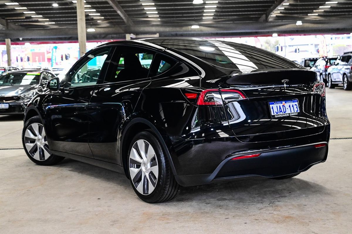 2024 Tesla Model Y Rear-Wheel Drive