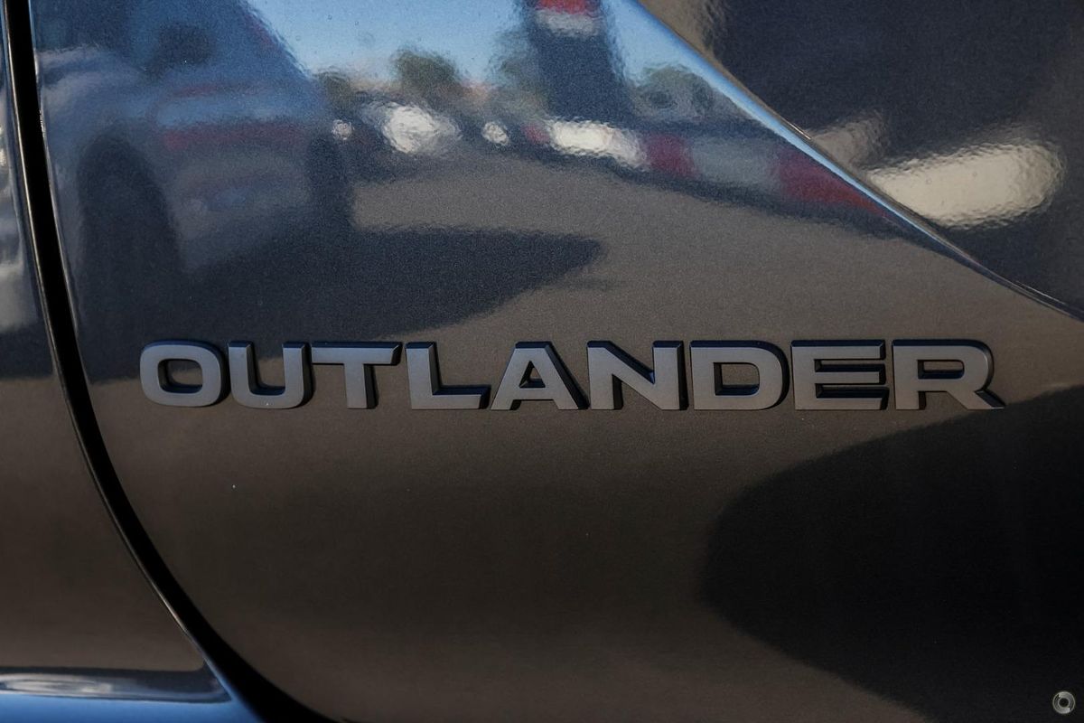 2026 Mitsubishi Outlander Black Edition ZM