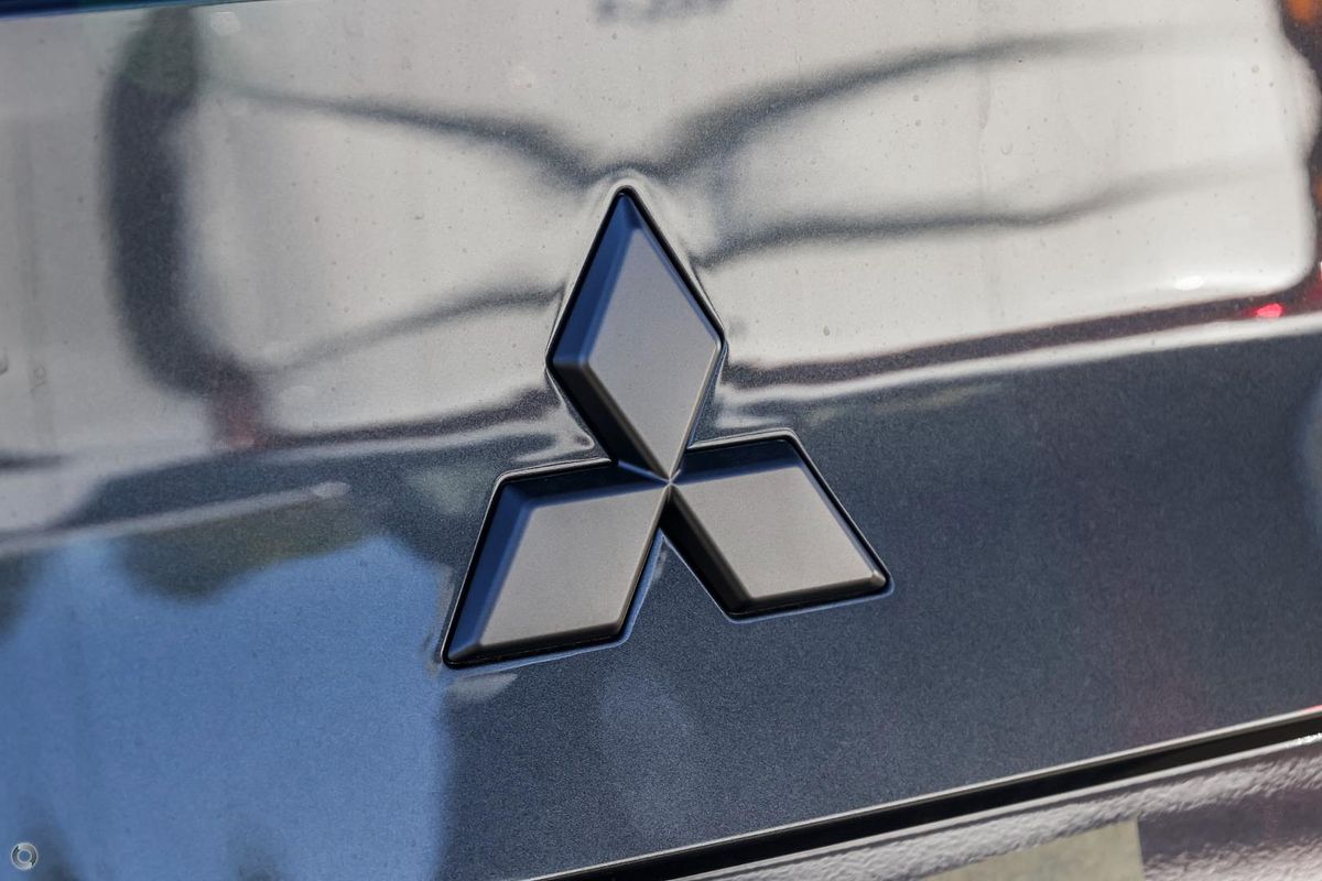 2026 Mitsubishi Outlander Black Edition ZM