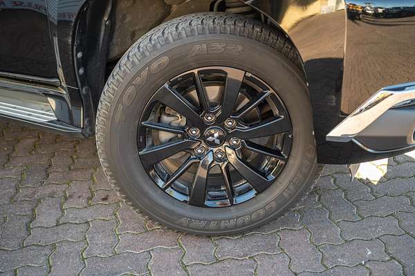 2019 Mitsubishi Pajero Sport Black Edition QE thumb-2