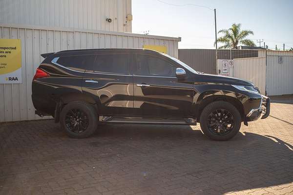 2019 Mitsubishi Pajero Sport Black Edition QE thumb-4