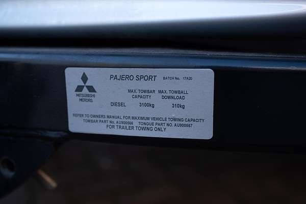 2019 Mitsubishi Pajero Sport Black Edition QE thumb-12