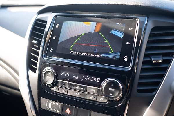 2019 Mitsubishi Pajero Sport Black Edition QE thumb-29