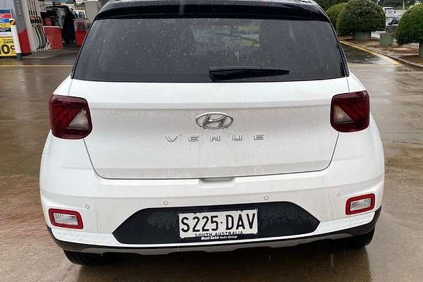 2024 Hyundai Venue Elite QX.V5 thumb-5