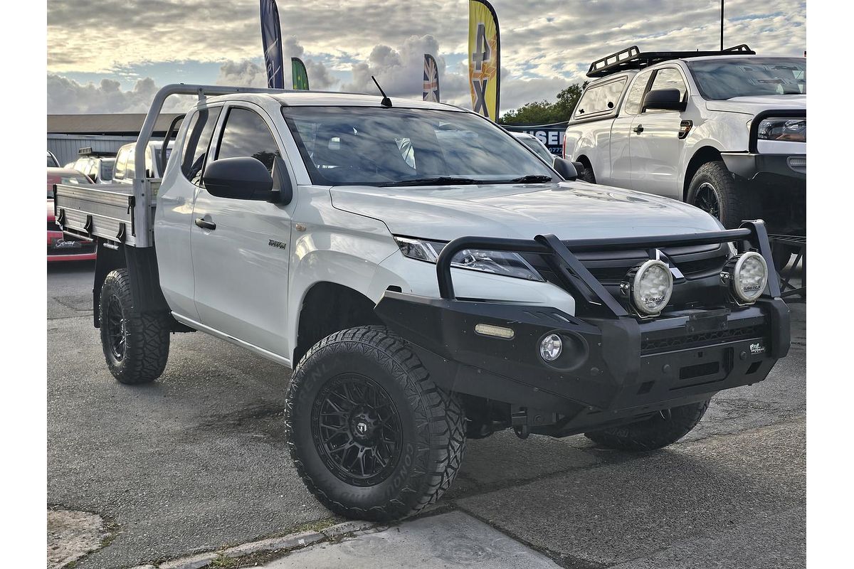 2019 Mitsubishi Triton GLX MR 4X4