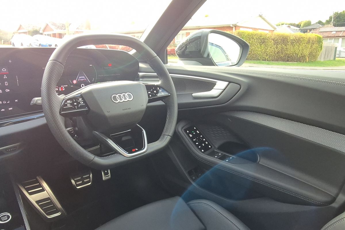 MY25 Audi A5 Sedan e-hybrid quattro 270KW S Line
