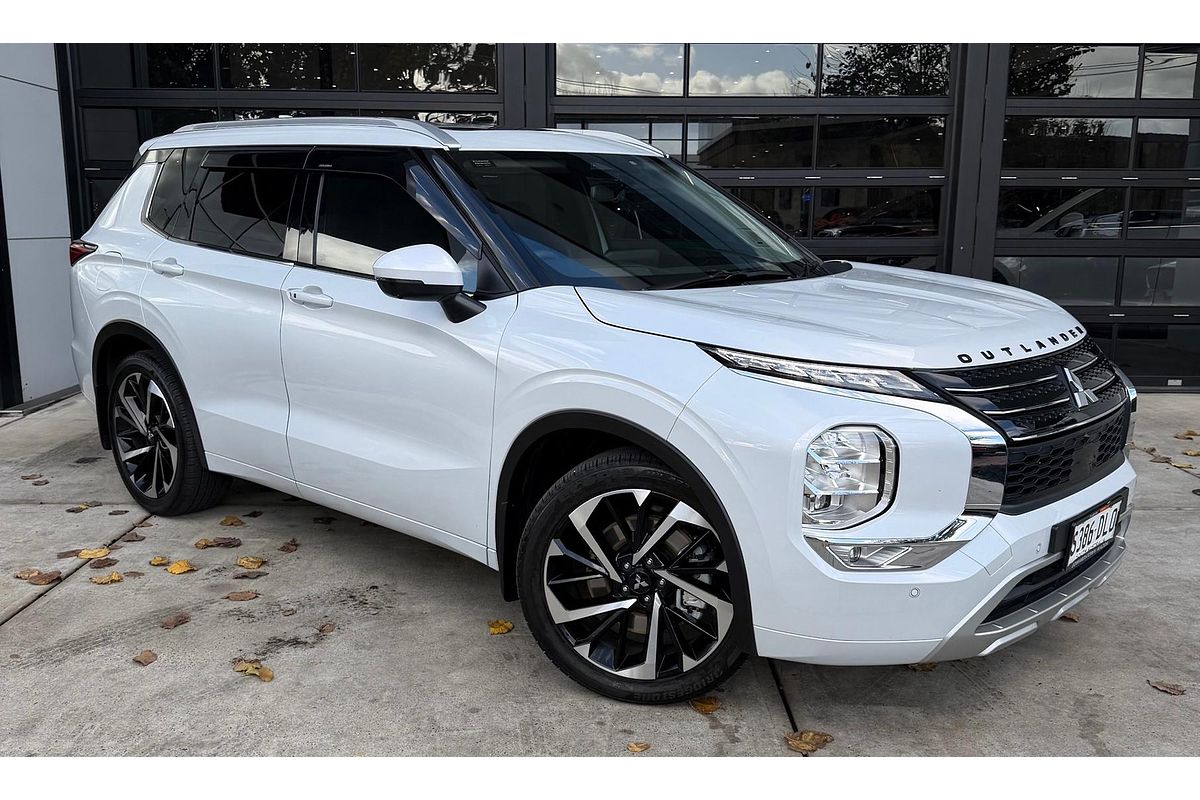 2023 Mitsubishi Outlander Exceed ZM