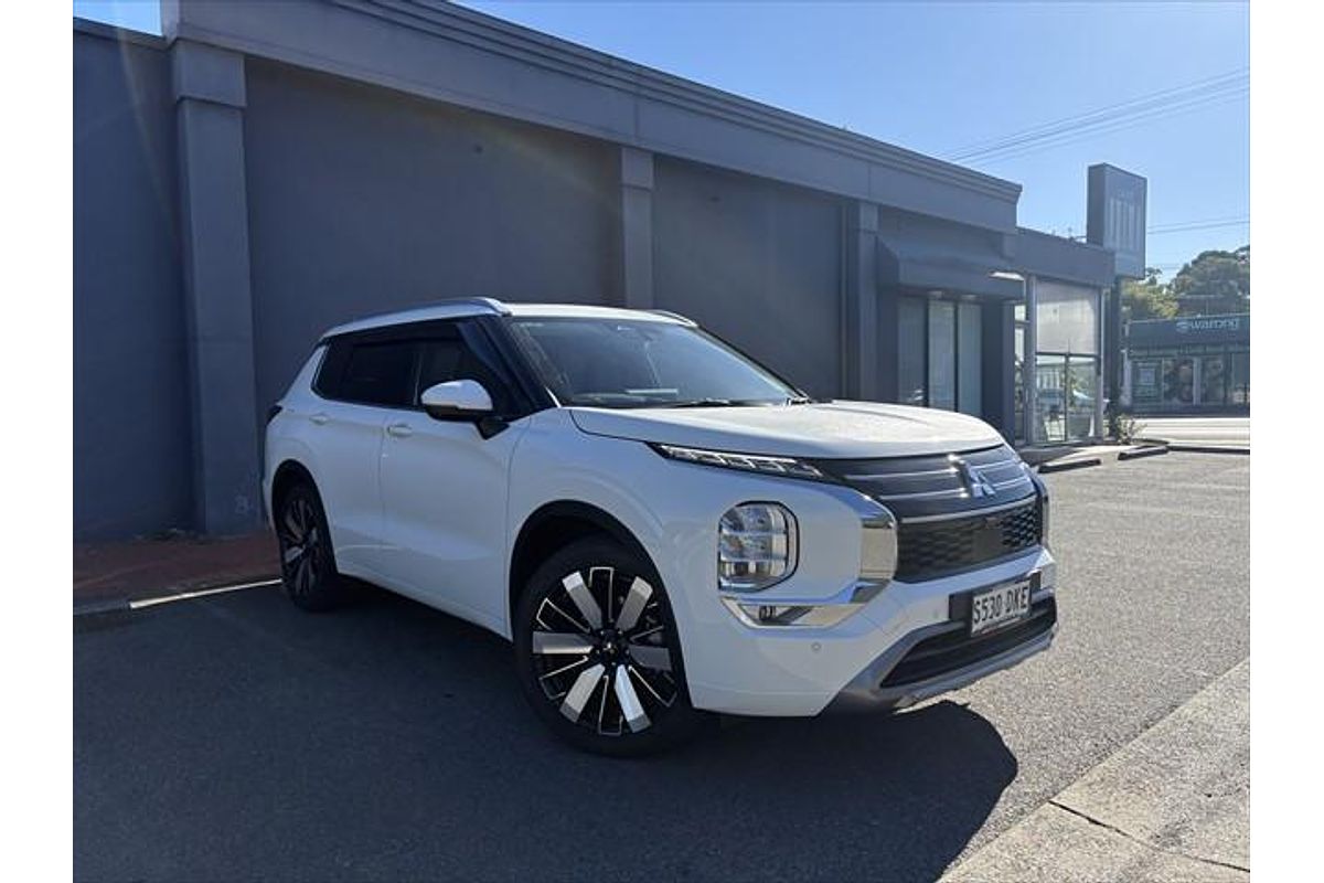 2025 Mitsubishi Outlander Exceed ZM
