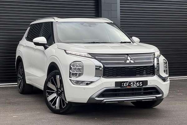 2025 Mitsubishi Outlander Exceed ZM