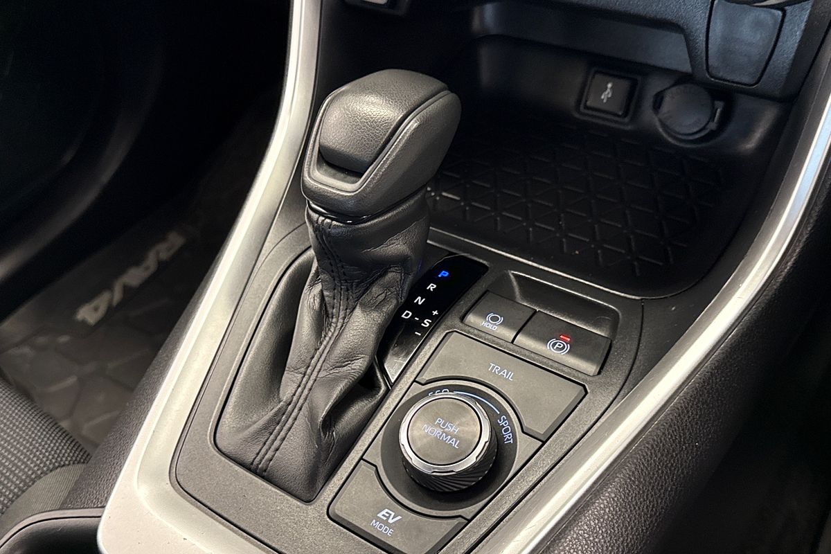 2020 Toyota RAV4 GX AXAH54R