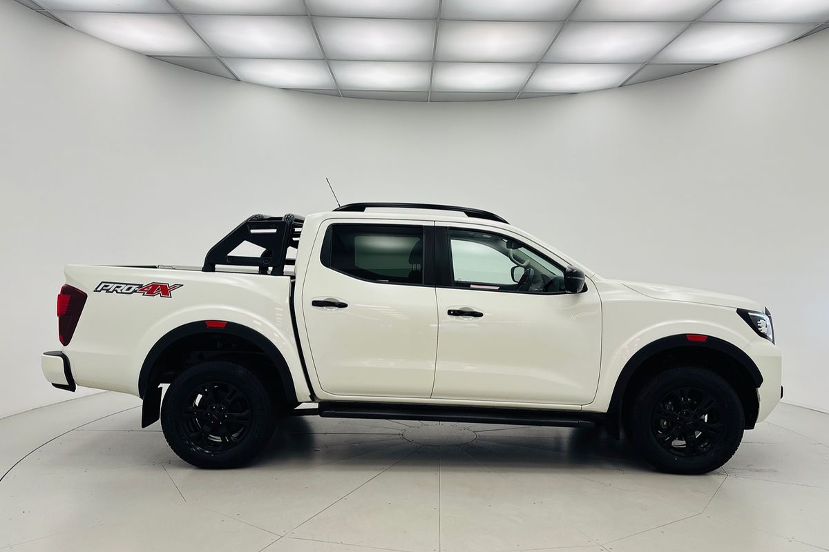 Nissan NAVARA 4X4 2.3 DSL AUTO DC P4X MY22