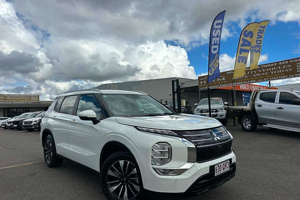 2025 Mitsubishi Outlander ES ZM