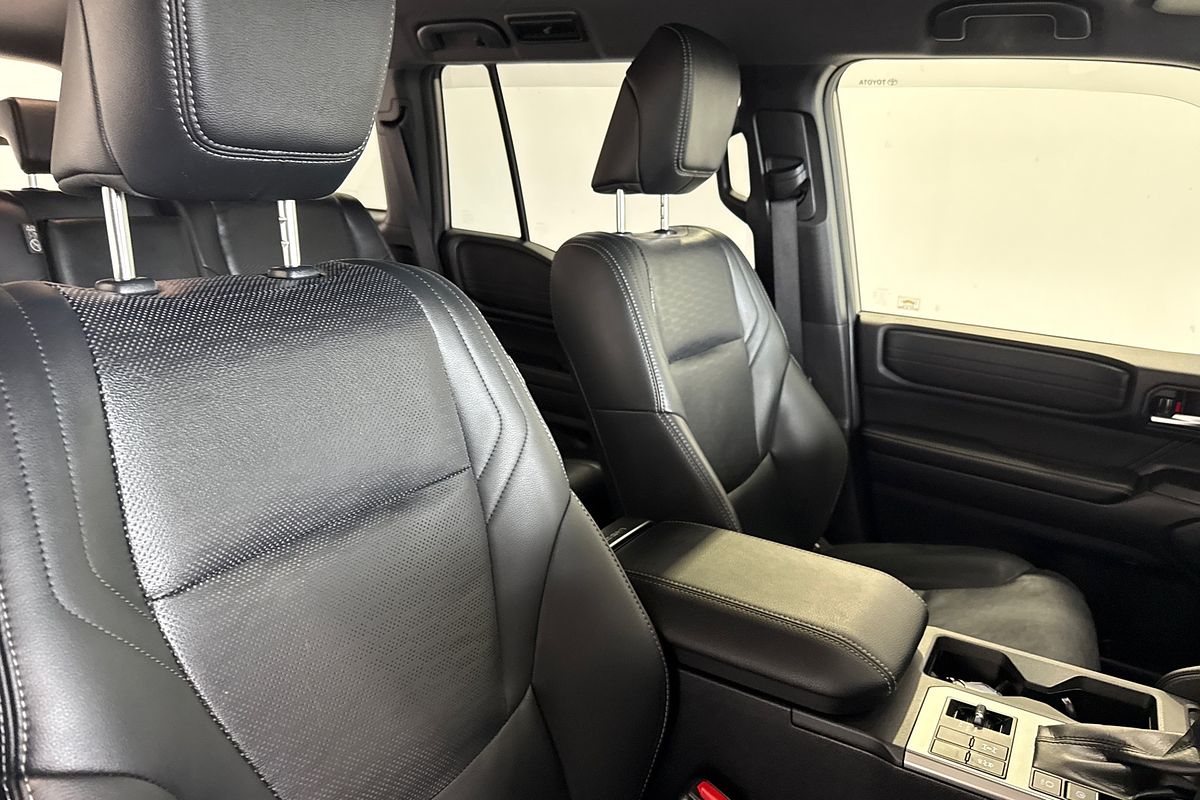 2025 Toyota Landcruiser Prado VX GDJ251R