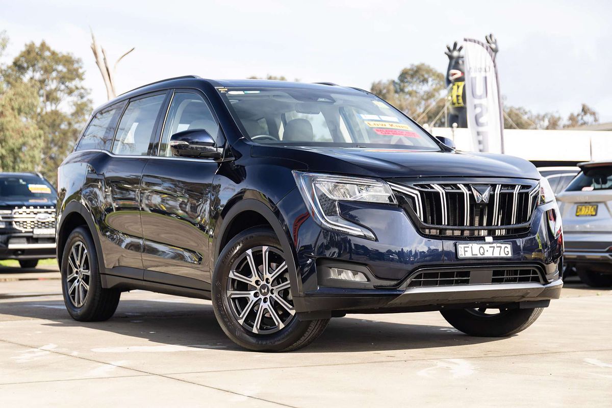 2024 Mahindra XUV700 AX7L
