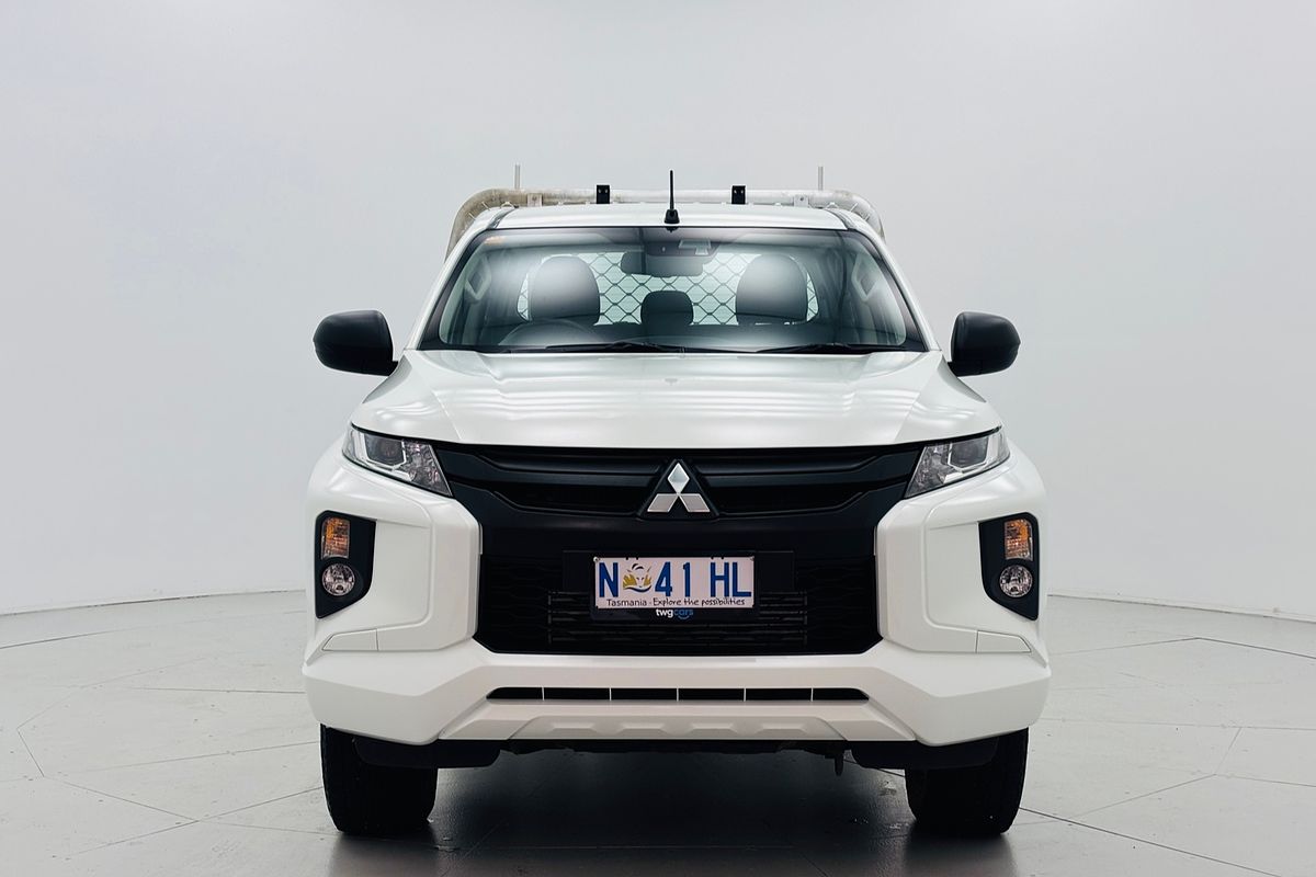 2021 Mitsubishi MR Triton GLX 2.4L D 6A/T 4X4 DC CC 2021 Mitsubishi MR Triton GLX 2.4L D 6A/T 4X4 DC CC