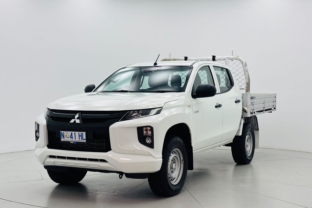 2021 Mitsubishi MR Triton GLX 2.4L D 6A/T 4X4 DC CC 2021 Mitsubishi MR Triton GLX 2.4L D 6A/T 4X4 DC CC