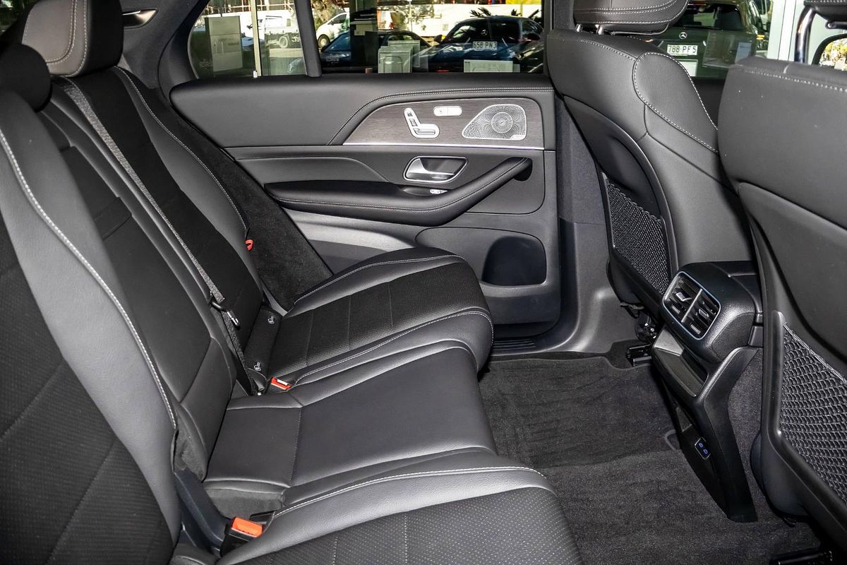 V167 805+055MY GLE300 d Editio n 7 WAG 9G 9sp