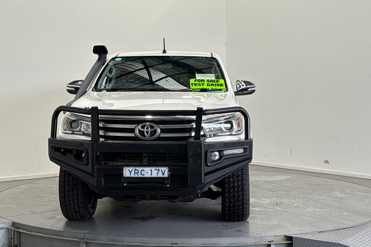 2017 Toyota Hilux SR5+ (4x4) GUN126R MY17 4X4