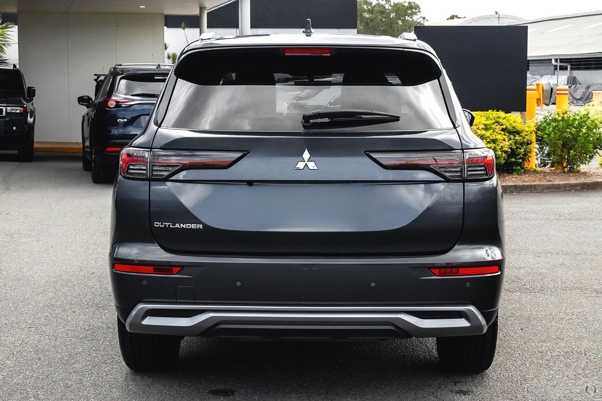2025 Mitsubishi Outlander LS ZM