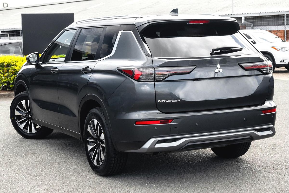 2025 Mitsubishi Outlander LS ZM